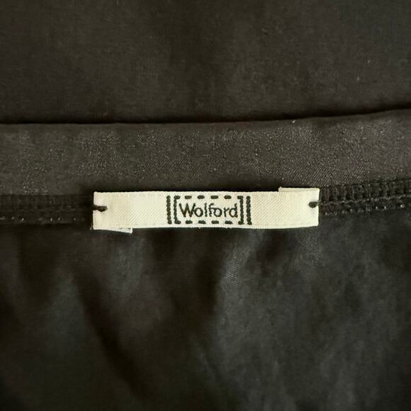 Wolford Ontario Tank Top Size Large 59244 V-neck Black Satin Trim Minimalist - Picture 2 of 5